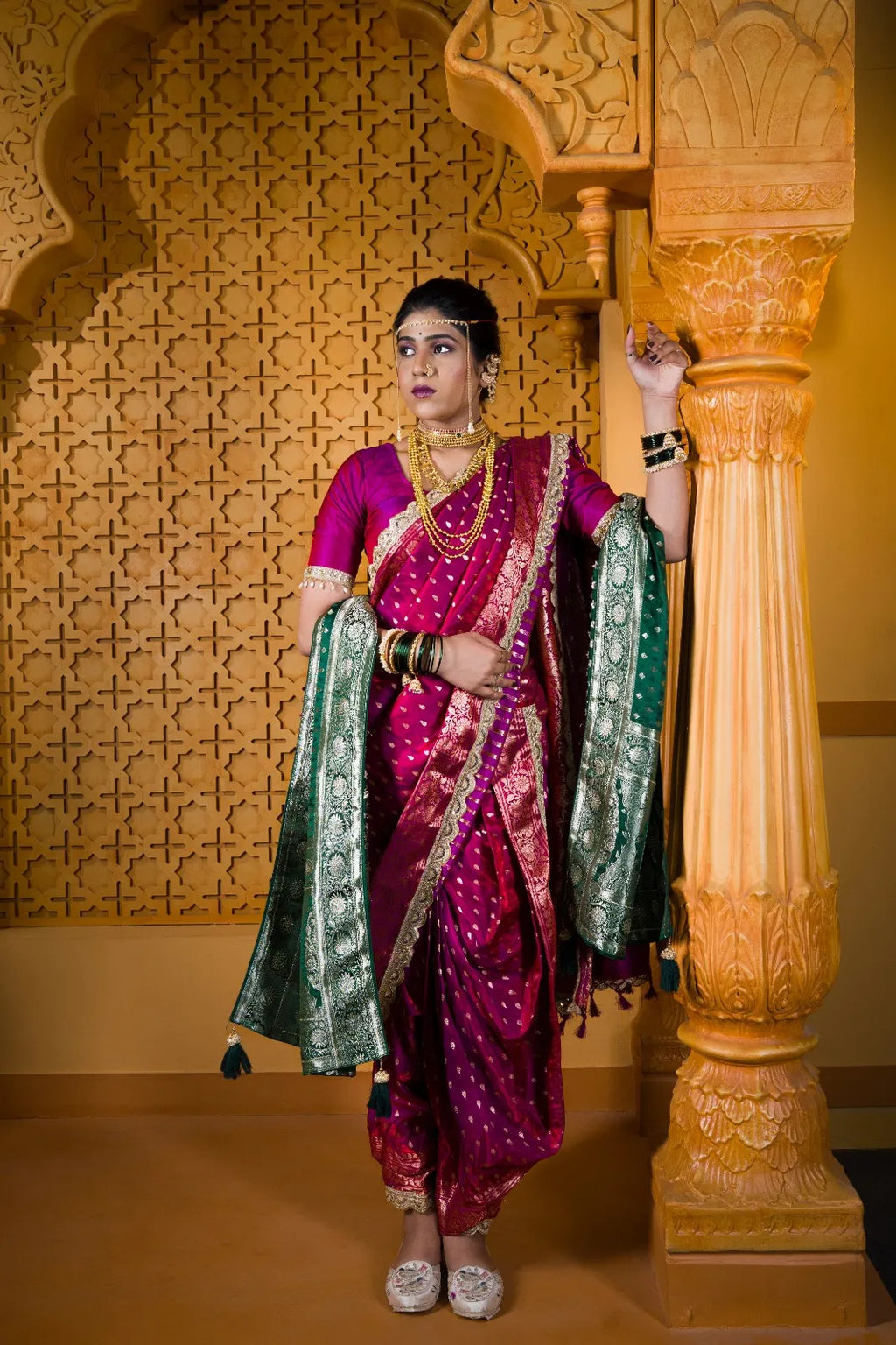 Gulabi Peshwai Nauvari